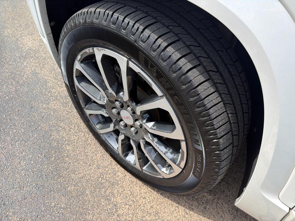 GMC Acadia FWD 4dr Denali 2021