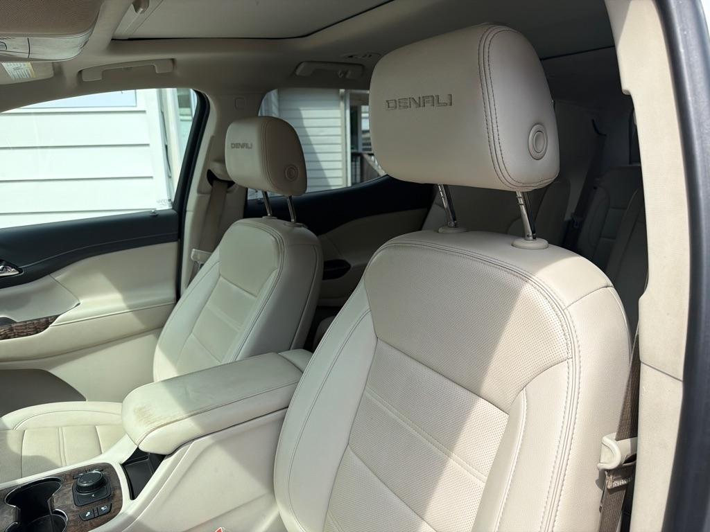 GMC Acadia FWD 4dr Denali 2021