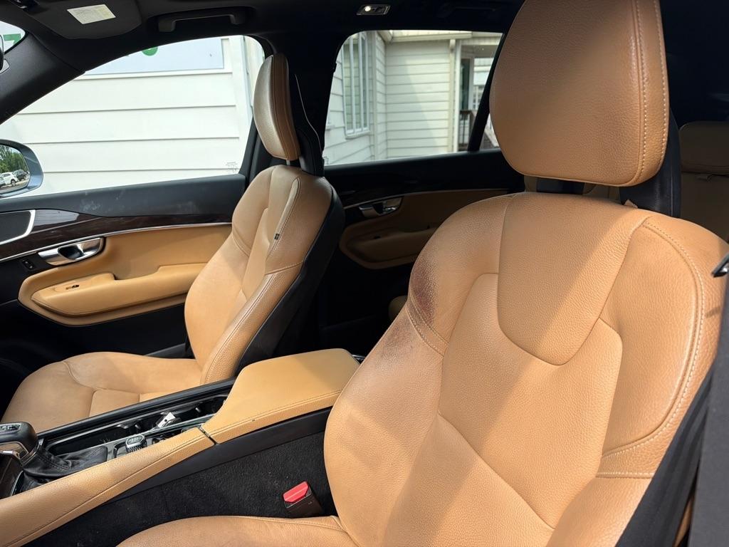 Volvo XC90 T6 AWD 7-Passenger Momentum 2018