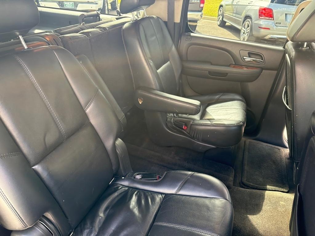 Chevrolet Suburban 4WD 4dr 1500 LTZ 2007