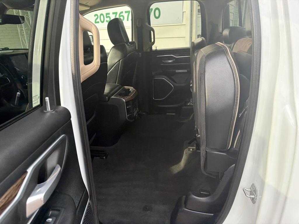 RAM 1500 Laramie 4x4 Quad Cab 6'4" Box 2020