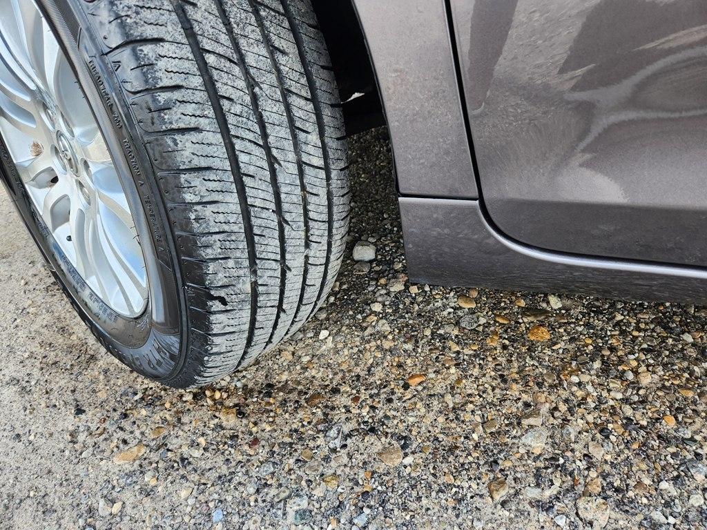 Toyota Sienna XLE FWD 8-Passenger V6 2012
