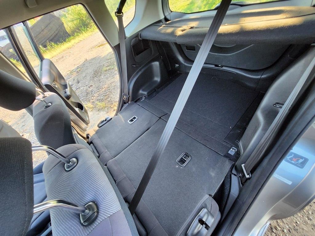 Honda Fit Sport 5-Speed AT 2010