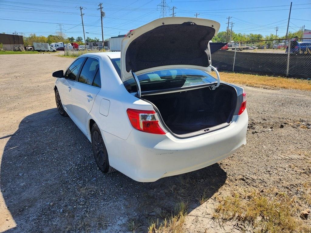 Toyota Camry L 2012