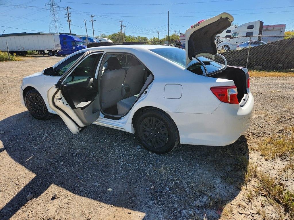 Toyota Camry L 2012