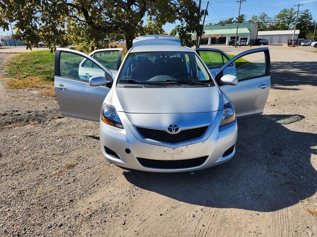 Toyota Yaris Sedan 4-Speed AT 2009