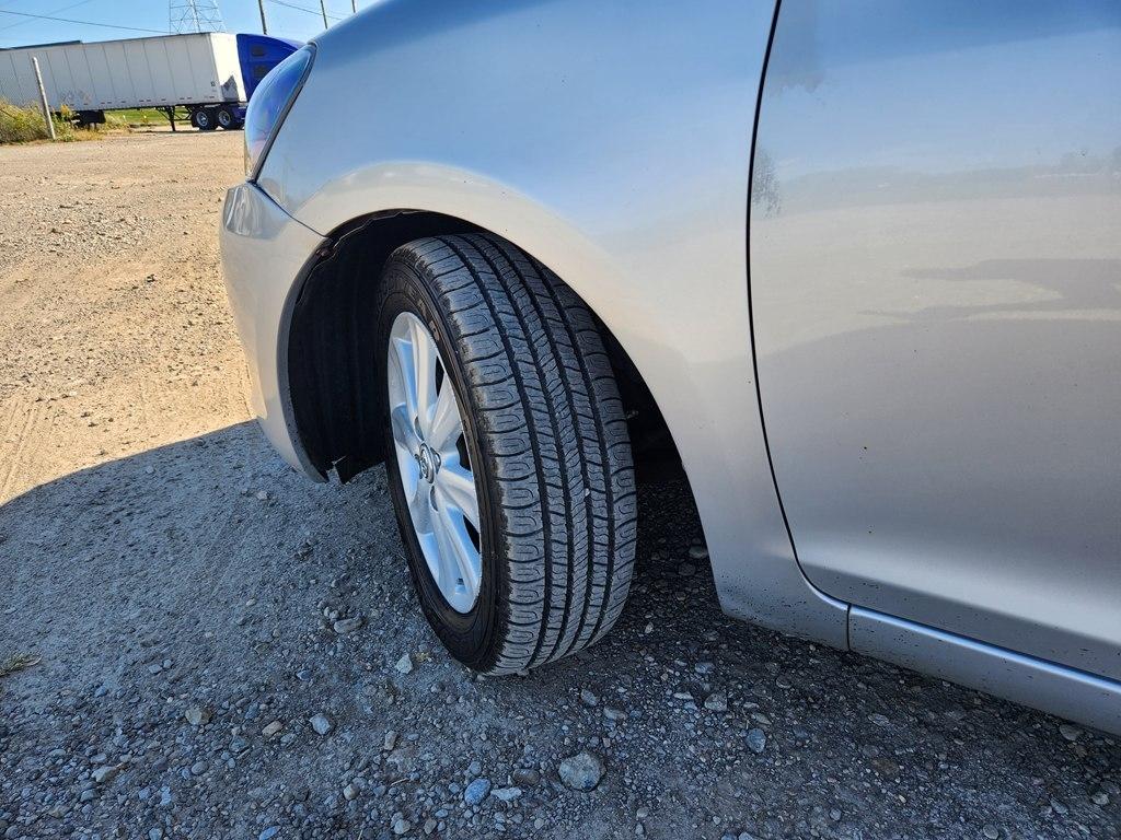 Toyota Yaris Sedan 4-Speed AT 2009