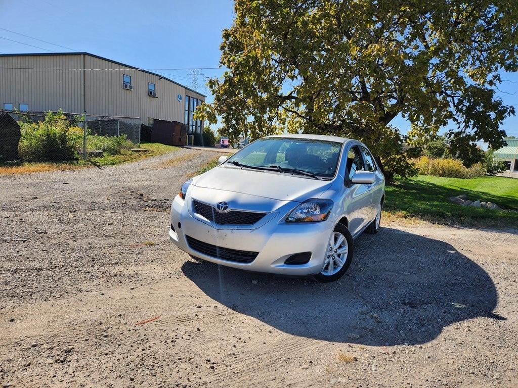 Toyota Yaris Sedan 4-Speed AT 2009