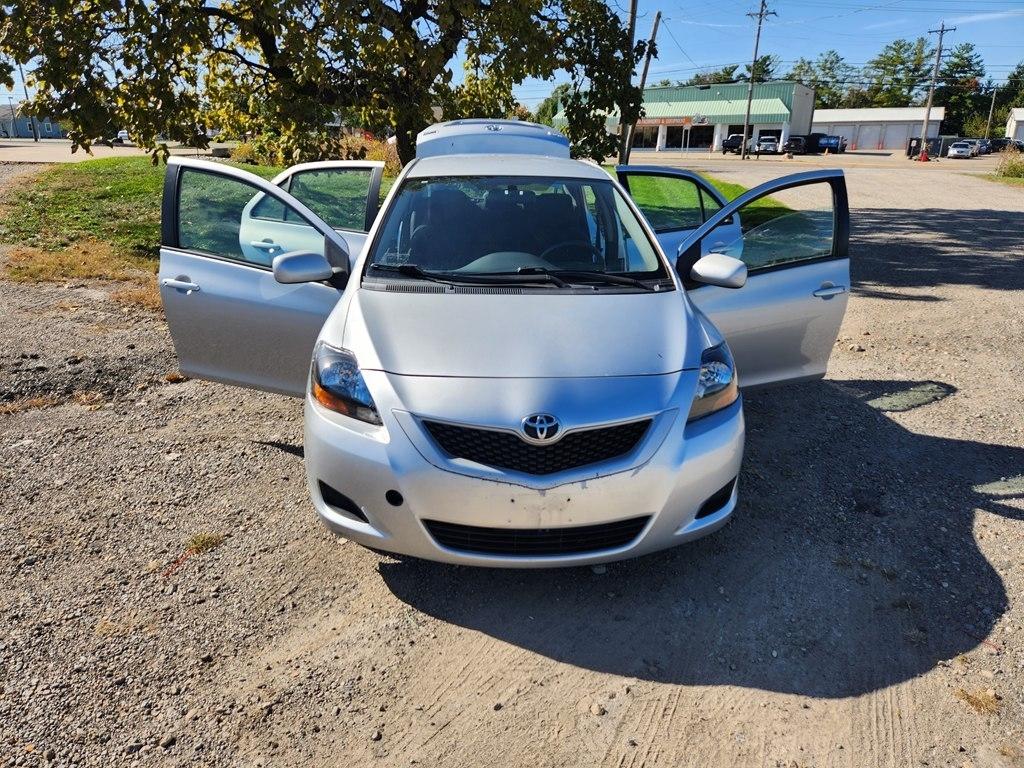 Toyota Yaris Sedan 4-Speed AT 2009