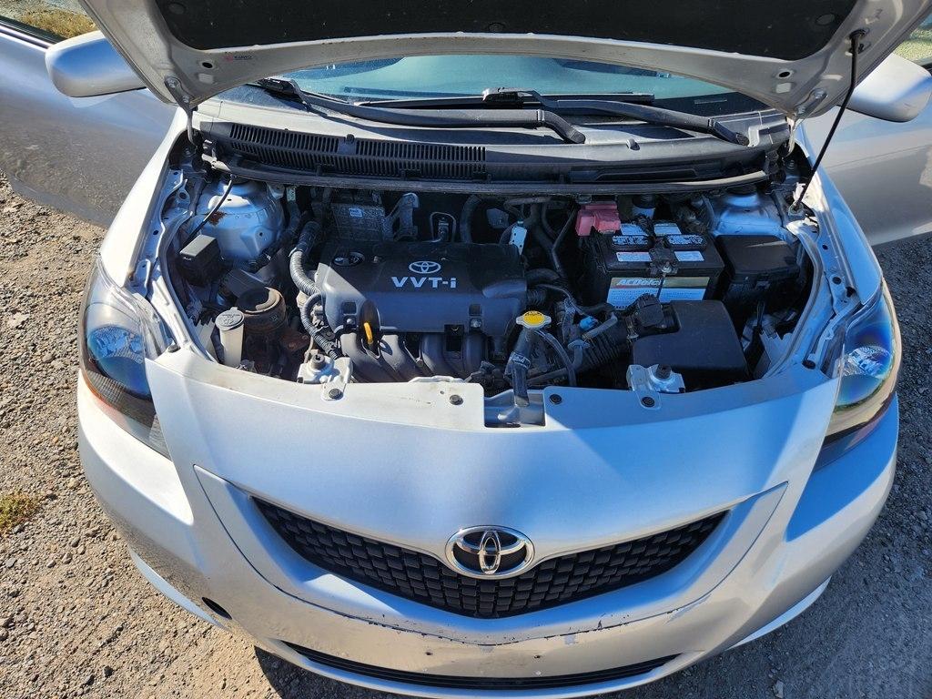 Toyota Yaris Sedan 4-Speed AT 2009