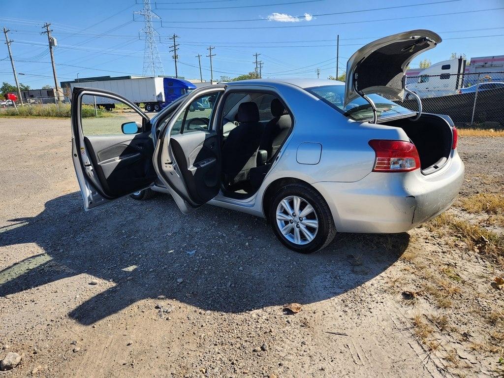 Toyota Yaris Sedan 4-Speed AT 2009