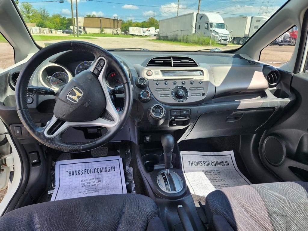 Honda Fit Sport 5-Speed AT 2011