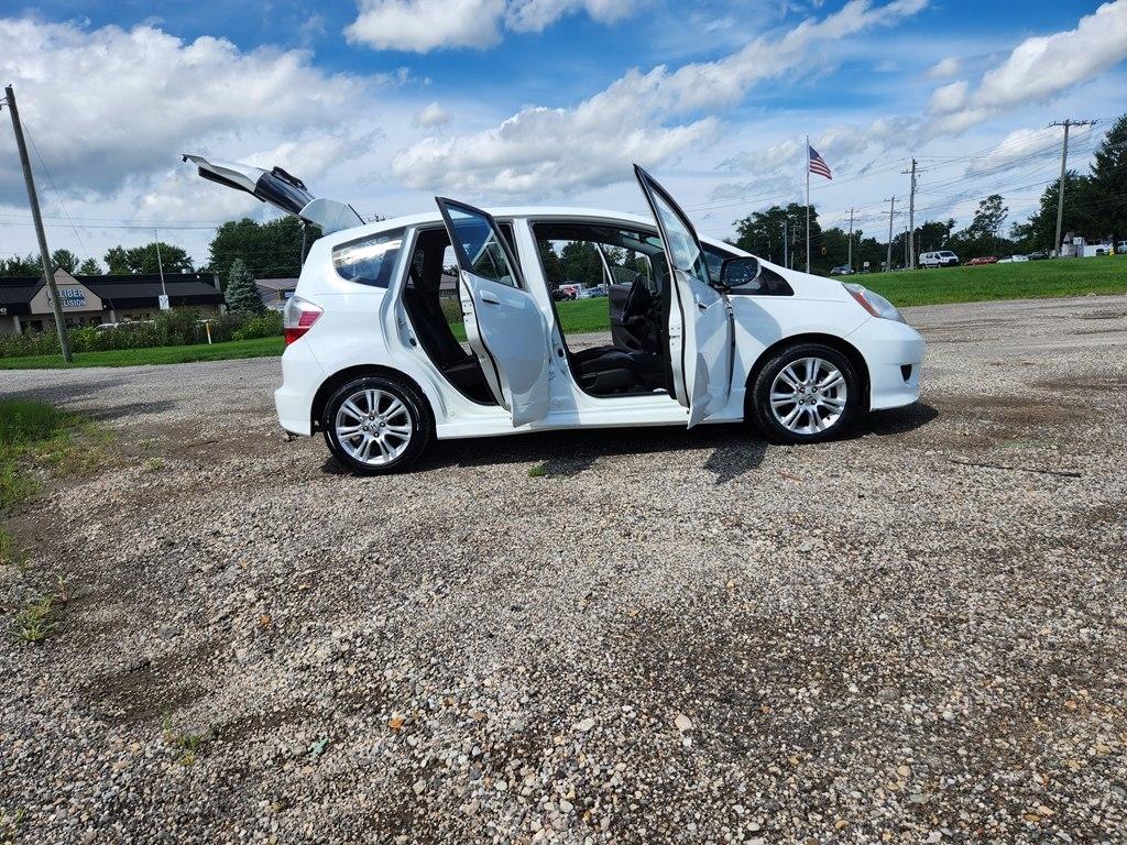 Honda Fit Sport 5-Speed AT 2011