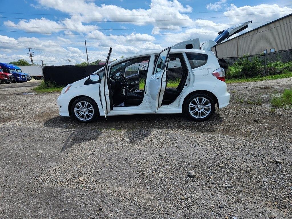 Honda Fit Sport 5-Speed AT 2011