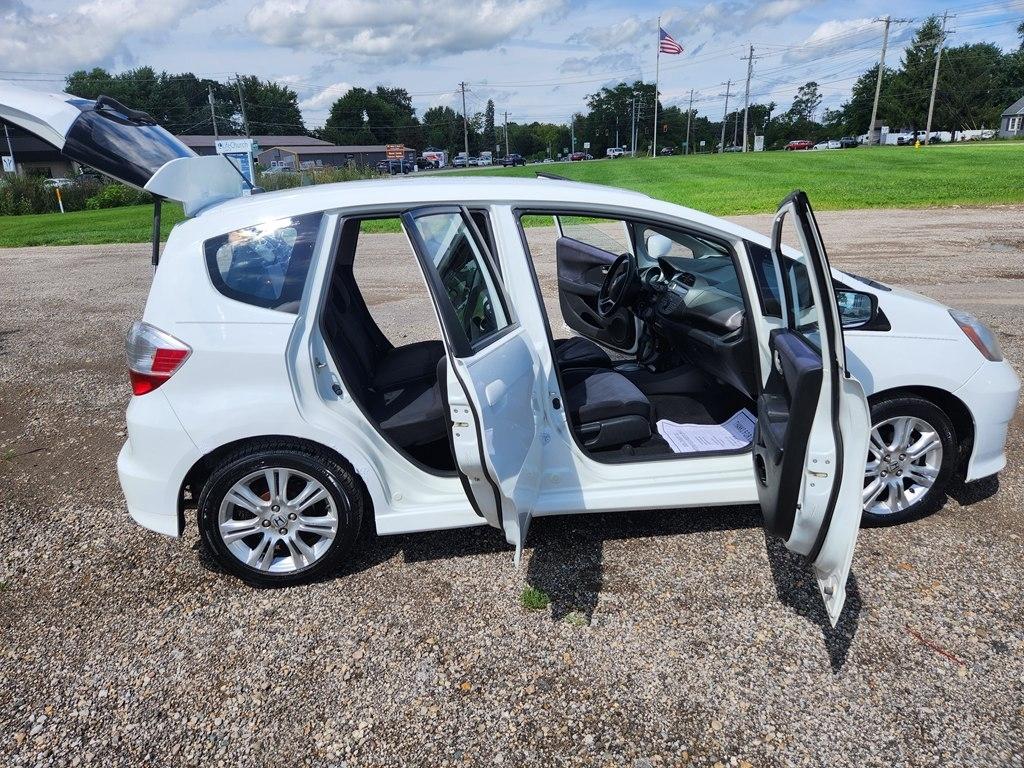Honda Fit Sport 5-Speed AT 2011