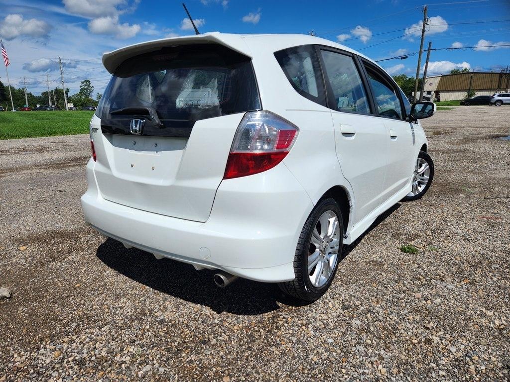 Honda Fit Sport 5-Speed AT 2011