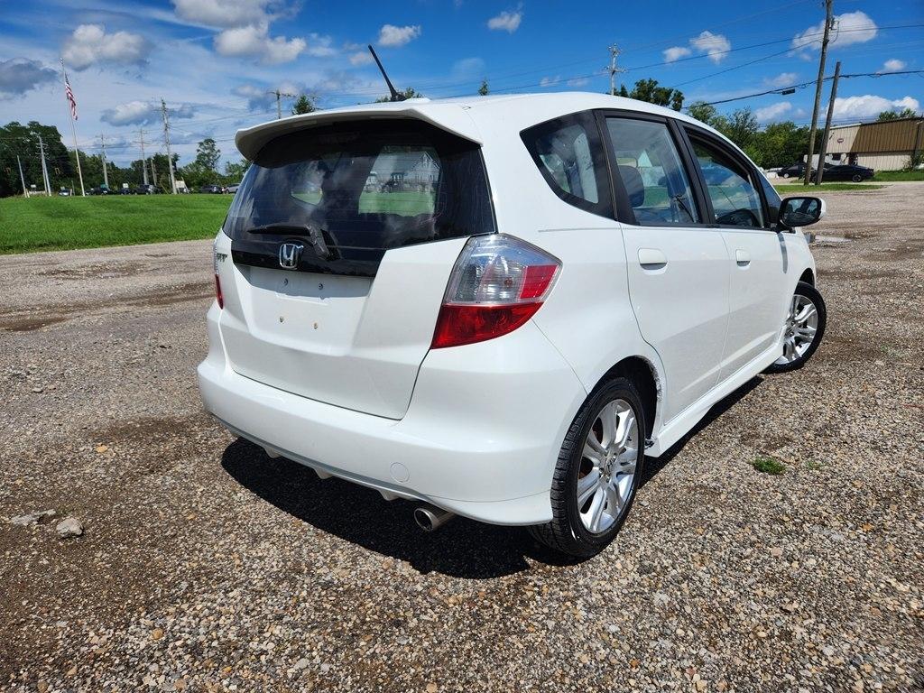 Honda Fit Sport 5-Speed AT 2011