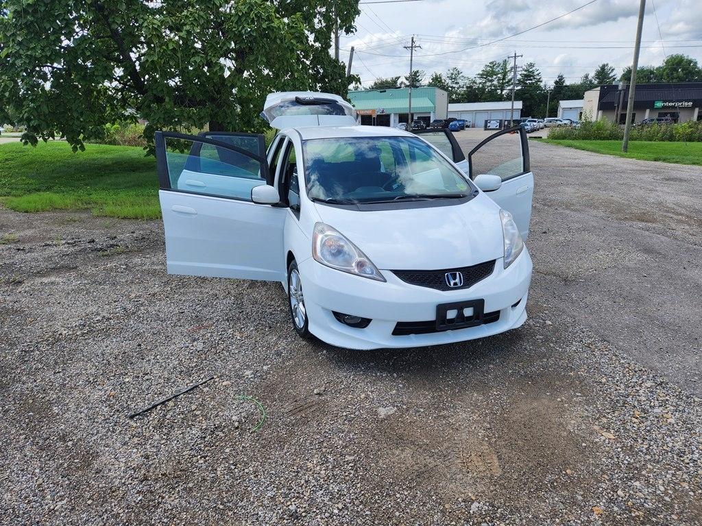 Honda Fit Sport 5-Speed AT 2011