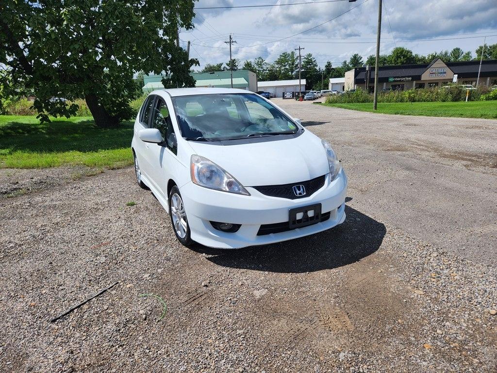 Honda Fit Sport 5-Speed AT 2011