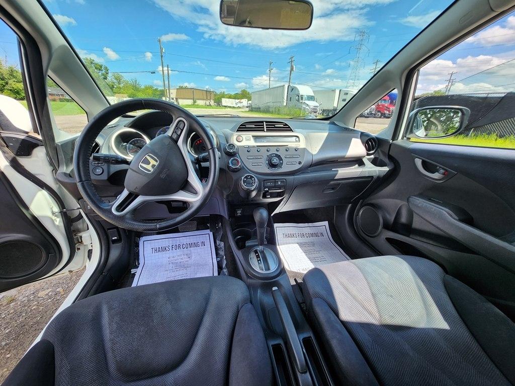 Honda Fit Sport 5-Speed AT 2011
