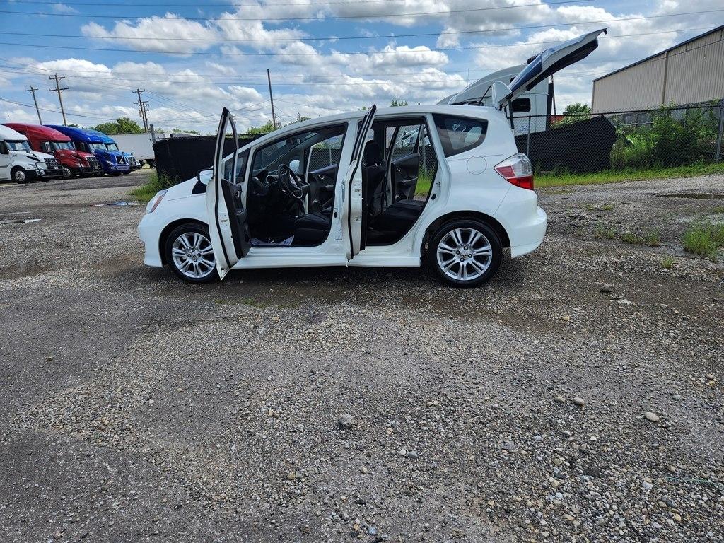 Honda Fit Sport 5-Speed AT 2011