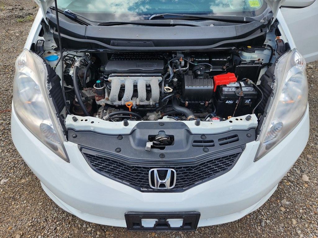 Honda Fit Sport 5-Speed AT 2011