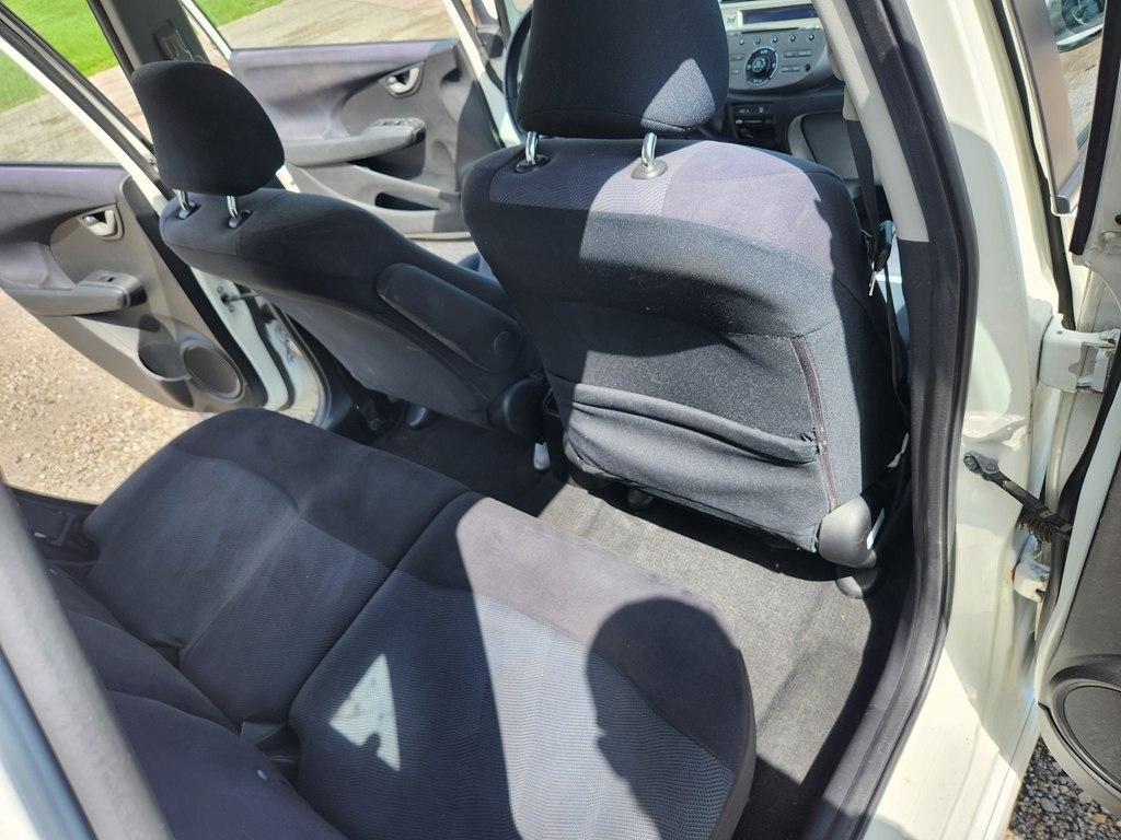 Honda Fit Sport 5-Speed AT 2011