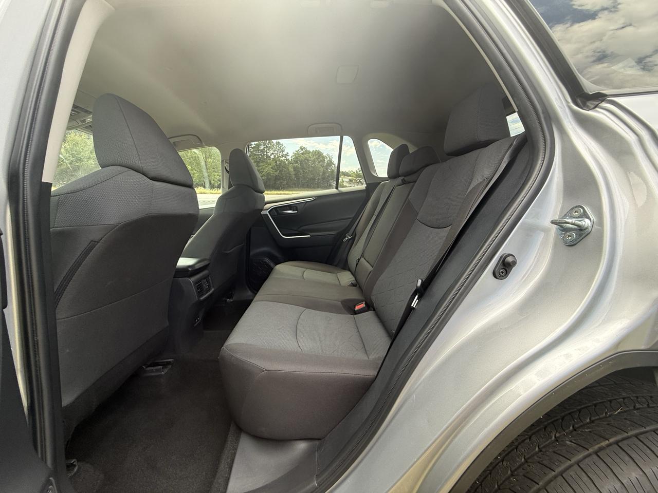 Toyota RAV4 XLE 2024