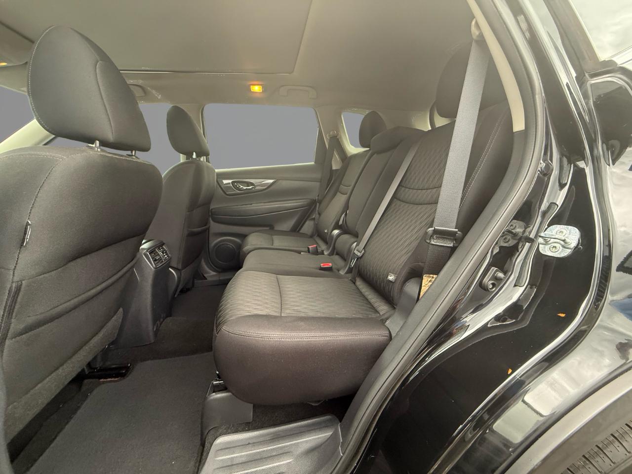 2017 Nissan Rogue SV - Photo 6