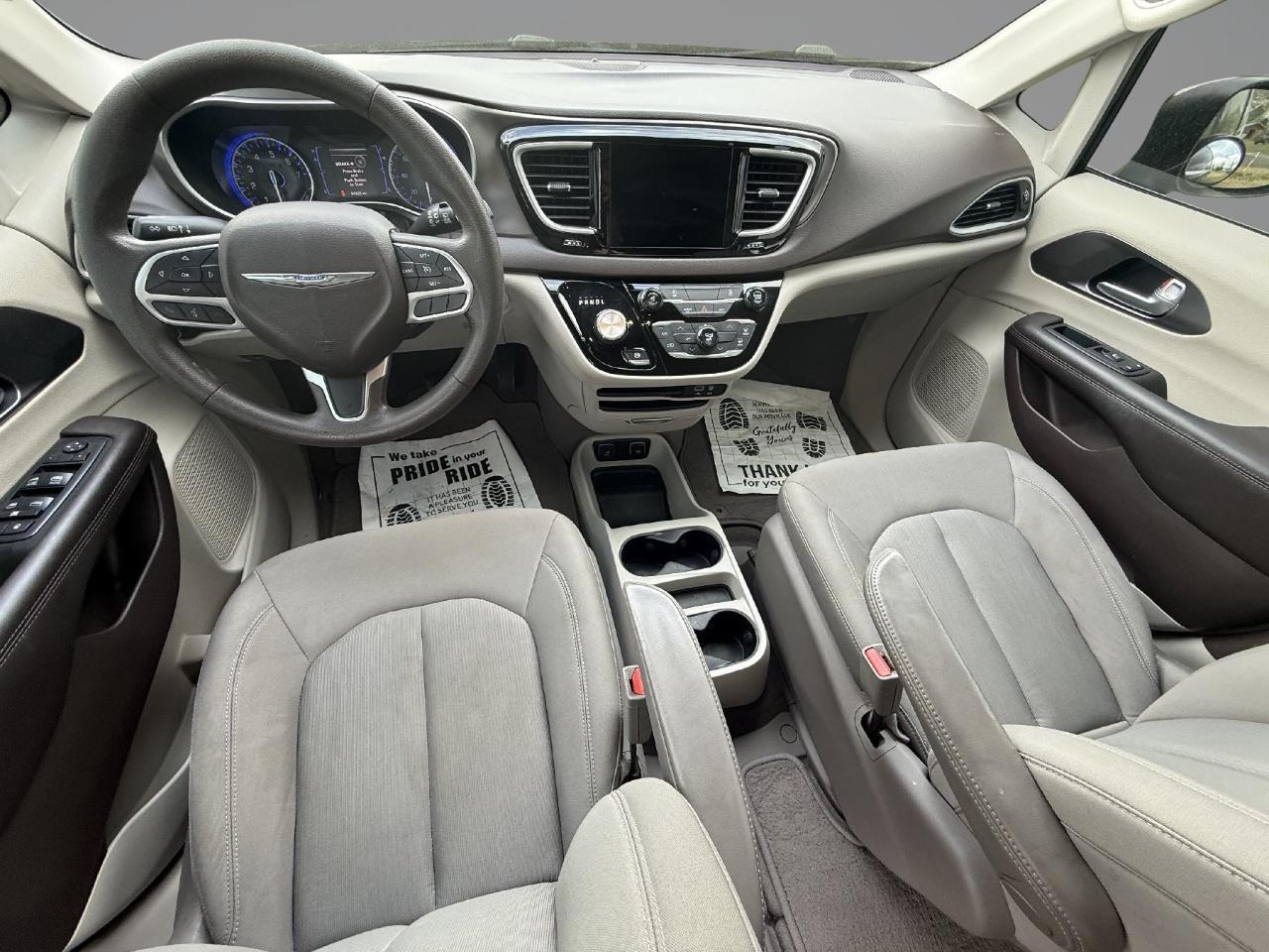 Chrysler Pacifica Touring 2017