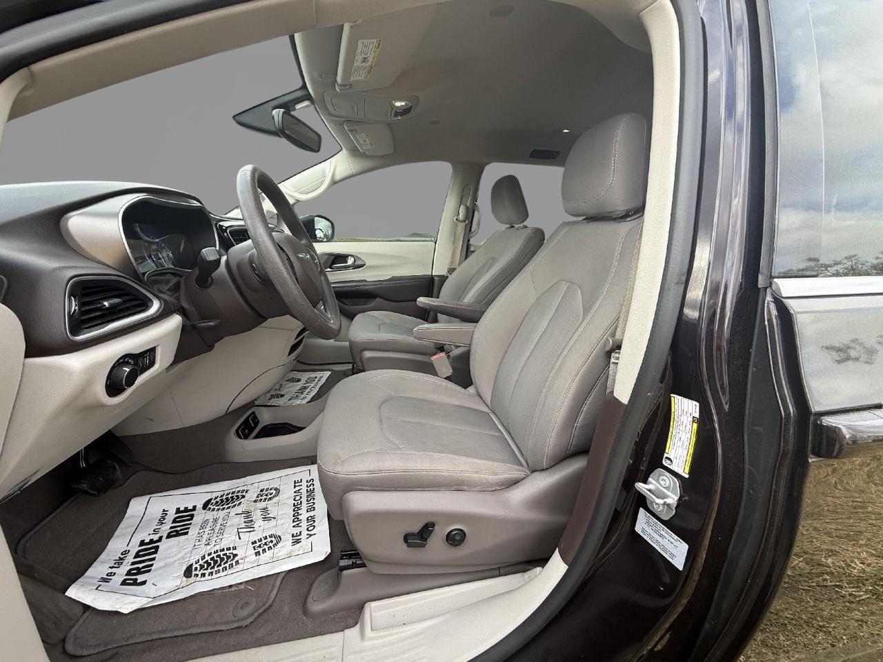 Chrysler Pacifica Touring 2017