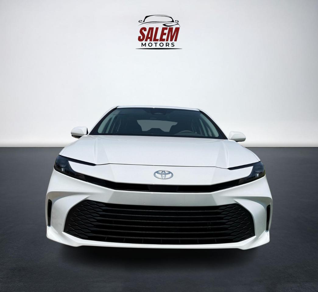 Toyota Camry Hybrid XLE 2026