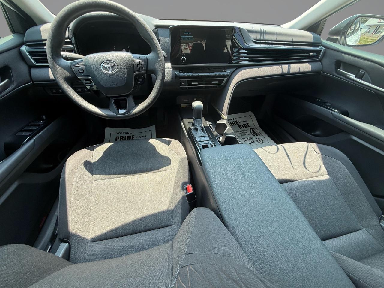 Toyota Camry Hybrid XLE 2026