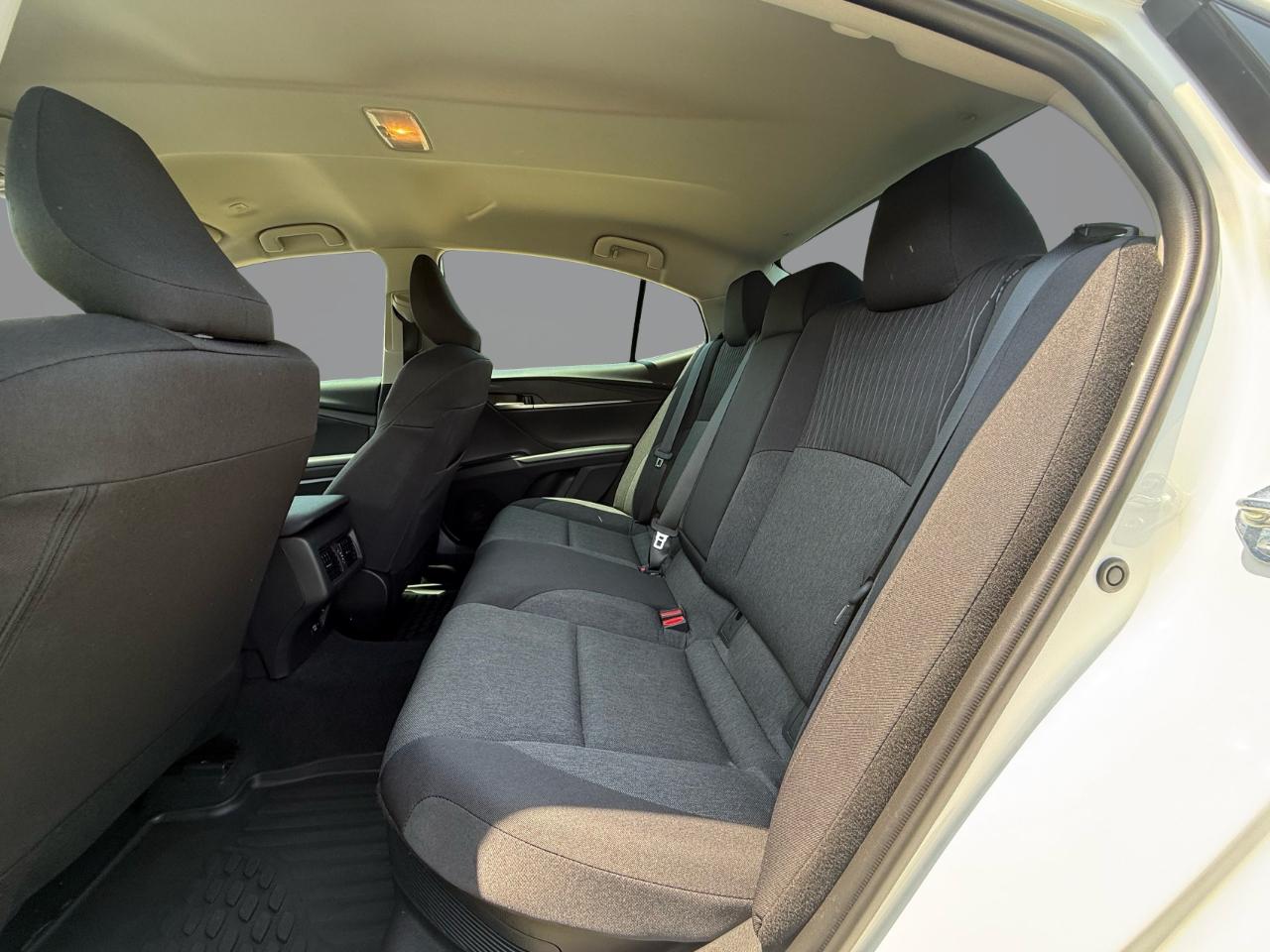 Toyota Camry Hybrid XLE 2026