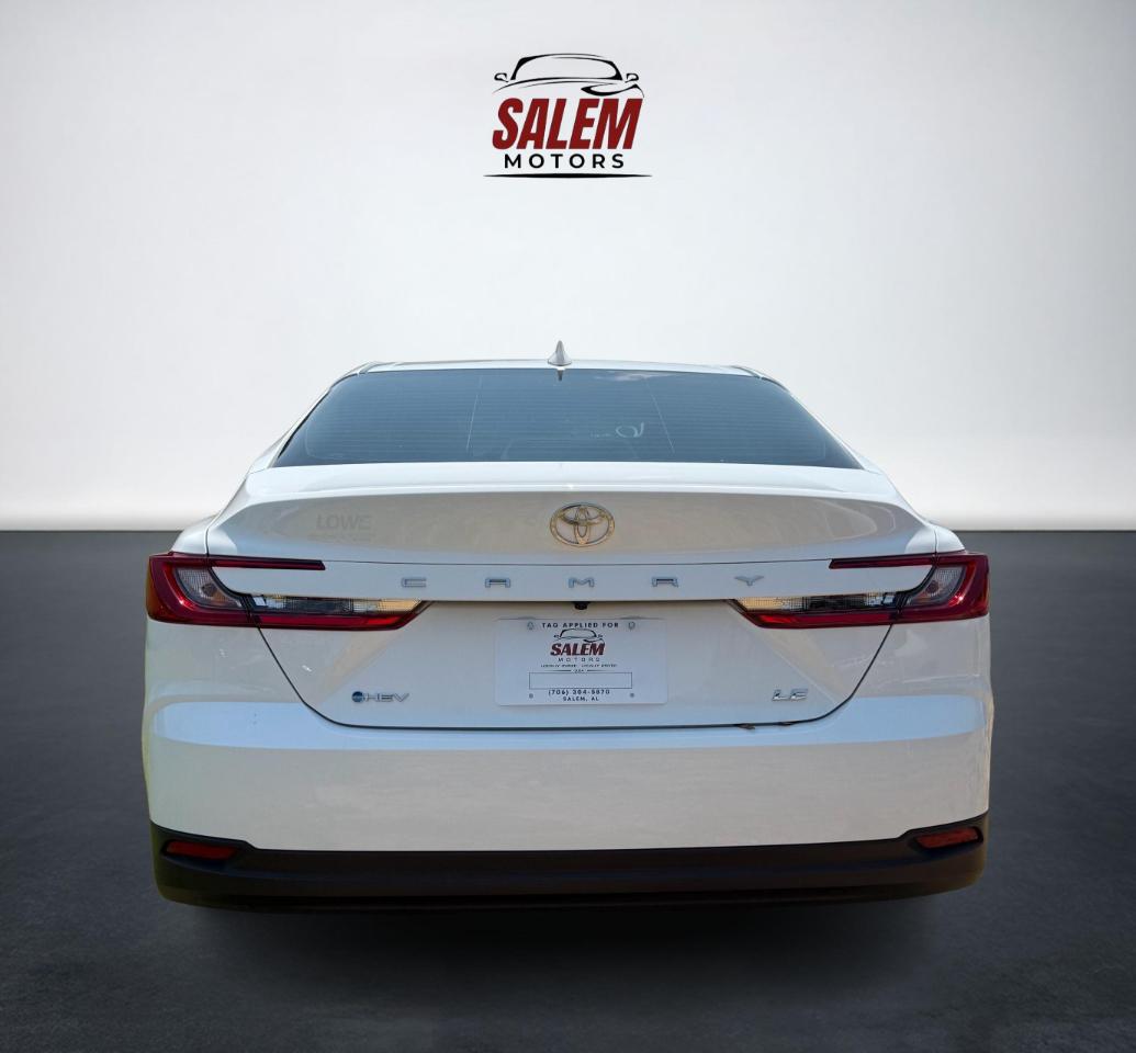 Toyota Camry Hybrid XLE 2026