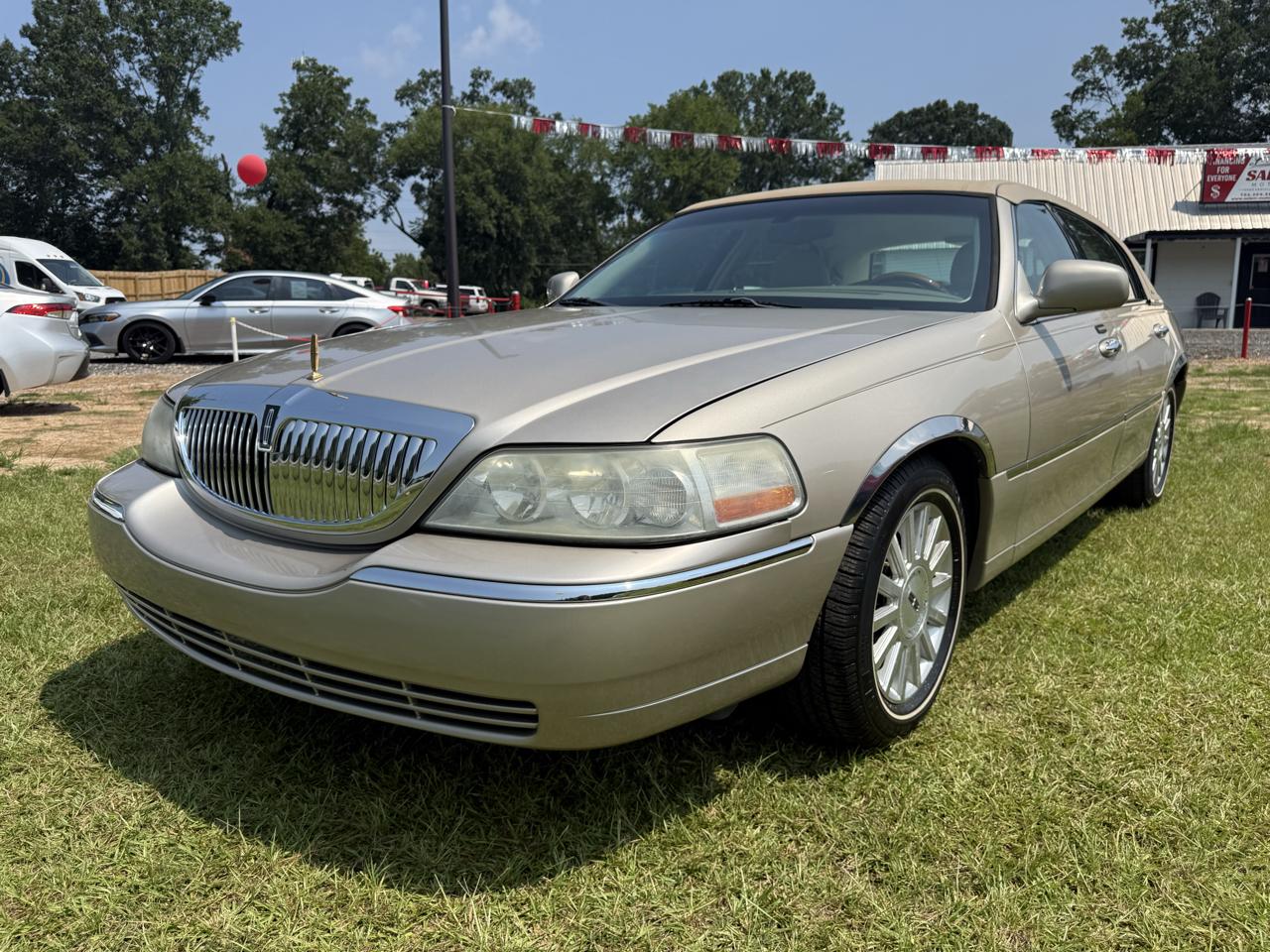 2004 Lincoln Town Car