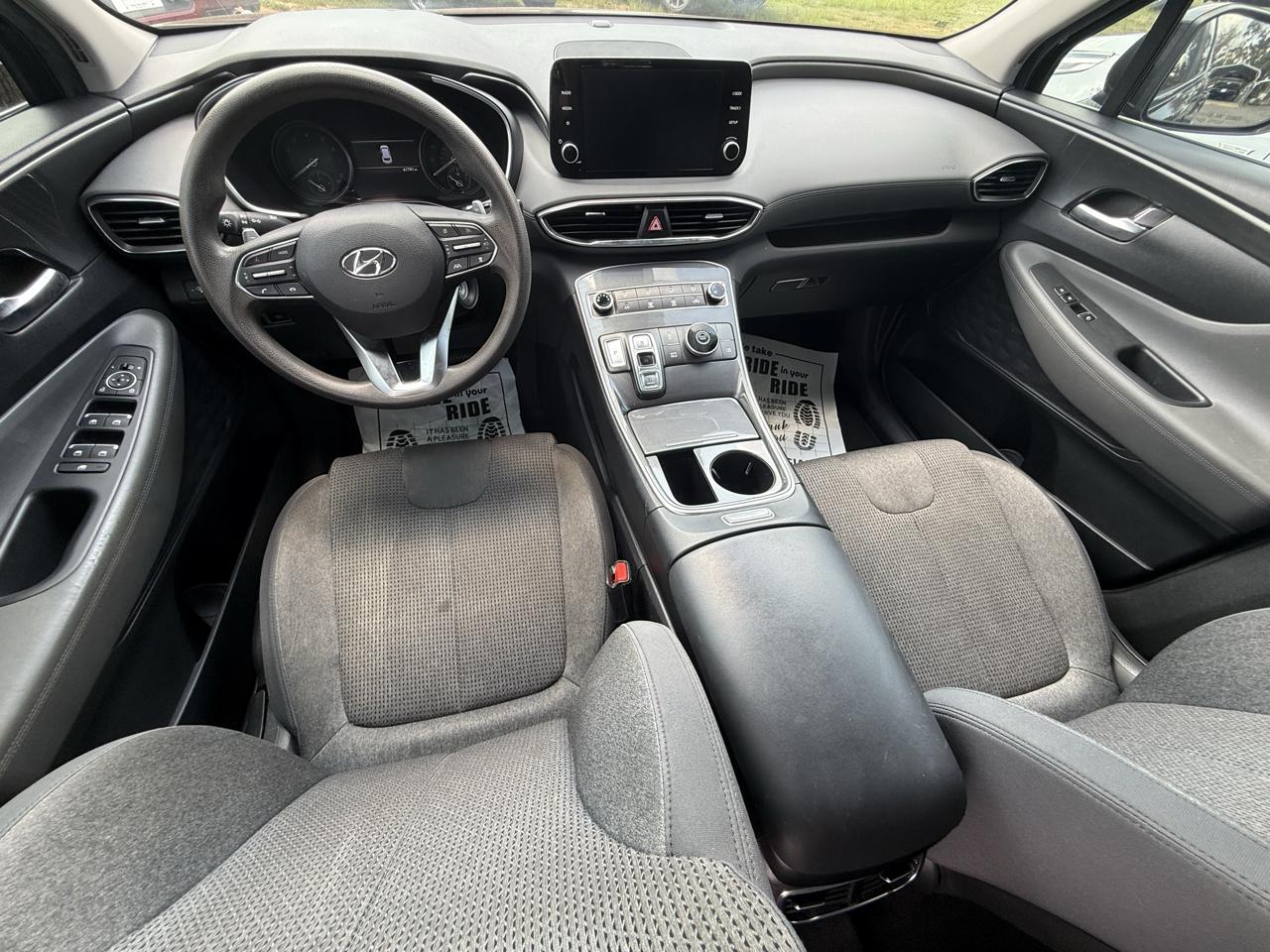 Hyundai Santa Fe SE 2021
