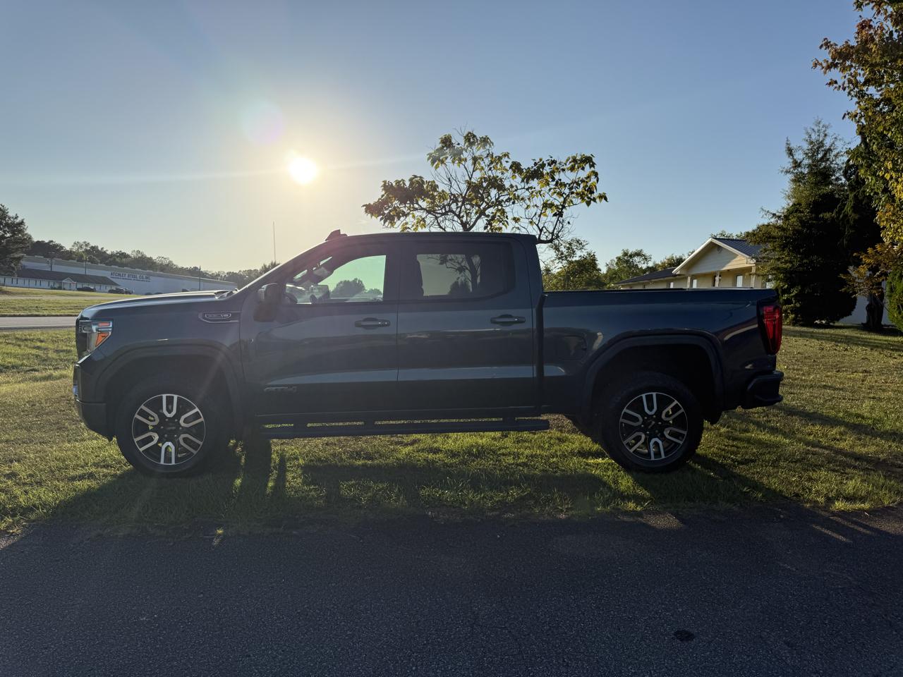 GMC Sierra 1500 AT4 Crew Cab Long Box 4WD 2020