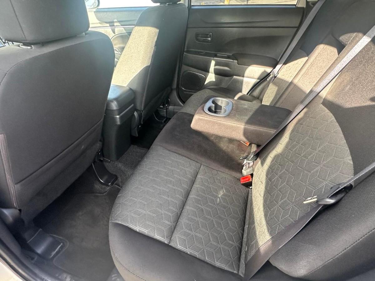 2021 Mitsubishi Outlander Sport ES - Photo 19