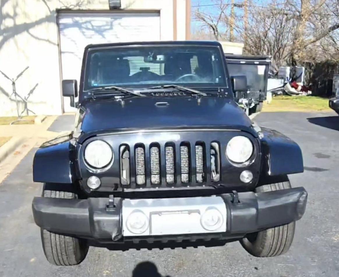 2014 Jeep Wrangler Unlimited Sahara - Photo 2