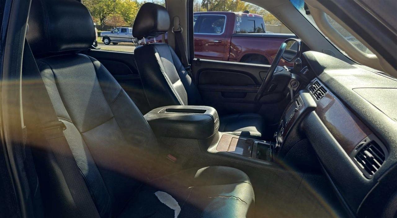 Chevrolet Suburban LTZ 1500 2WD 2013