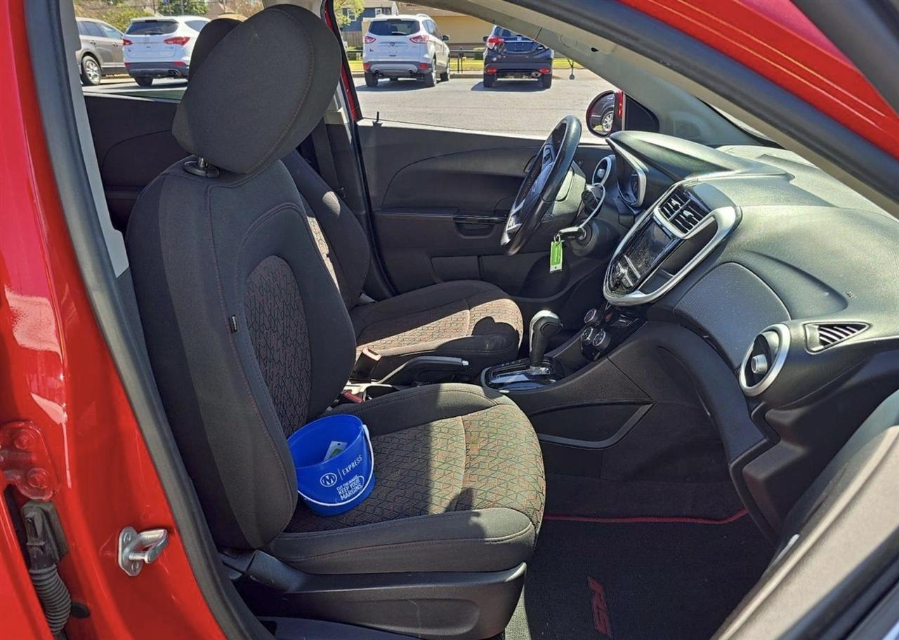 Chevrolet Sonic LT Auto 5-Door 2020