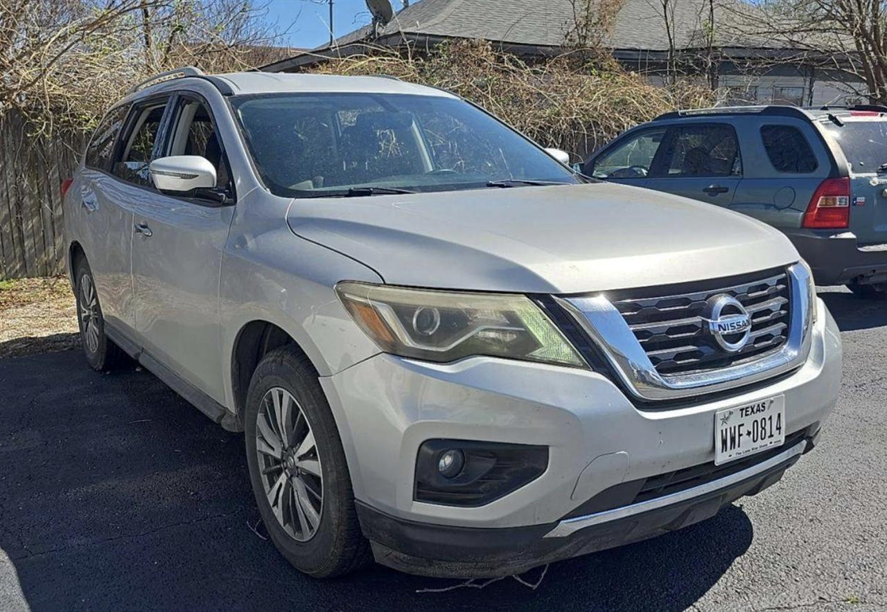 Nissan Pathfinder SV 4WD 2020