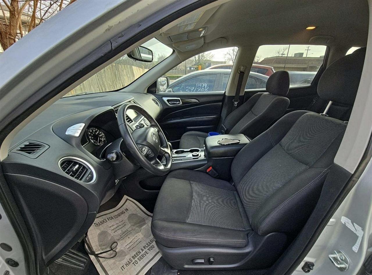 Nissan Pathfinder SV 4WD 2020