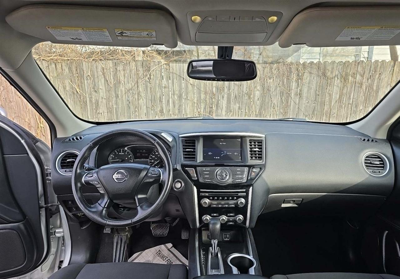 Nissan Pathfinder SV 4WD 2020