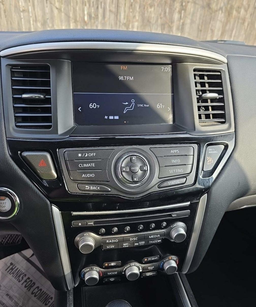 Nissan Pathfinder SV 4WD 2020