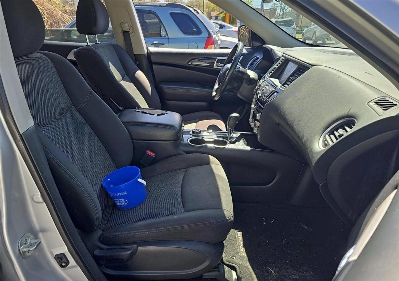 Nissan Pathfinder SV 4WD 2020