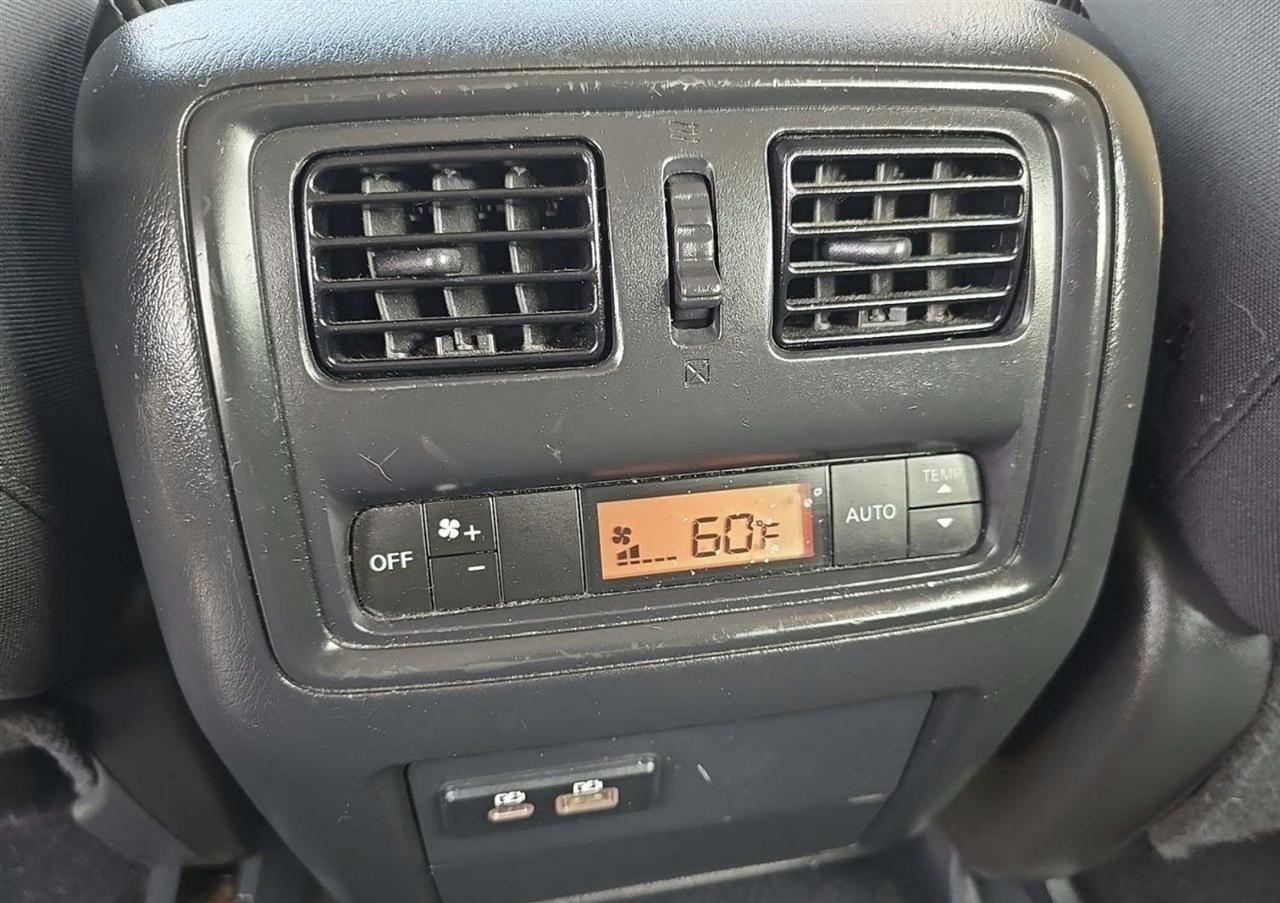 Nissan Pathfinder SV 4WD 2020