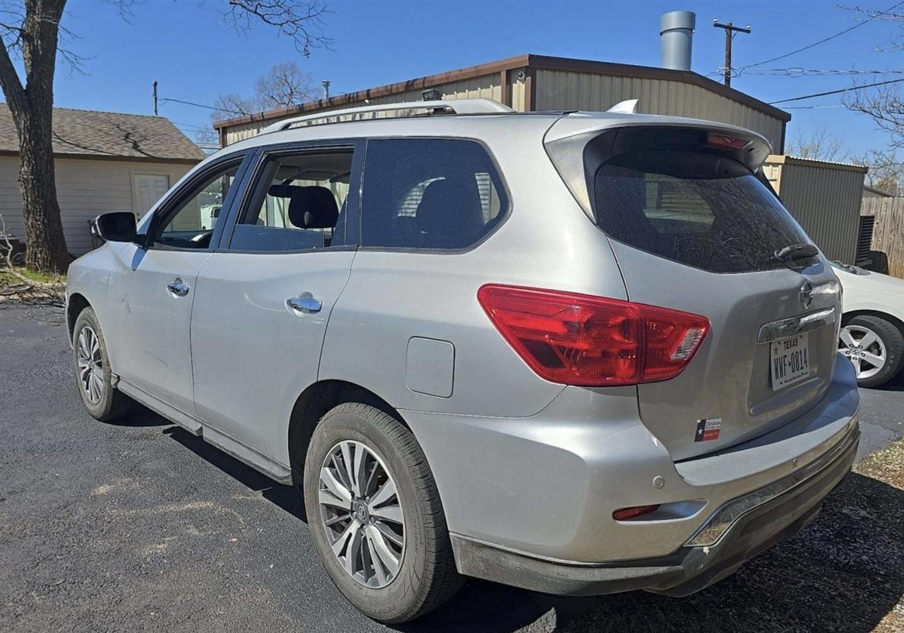 Nissan Pathfinder SV 4WD 2020