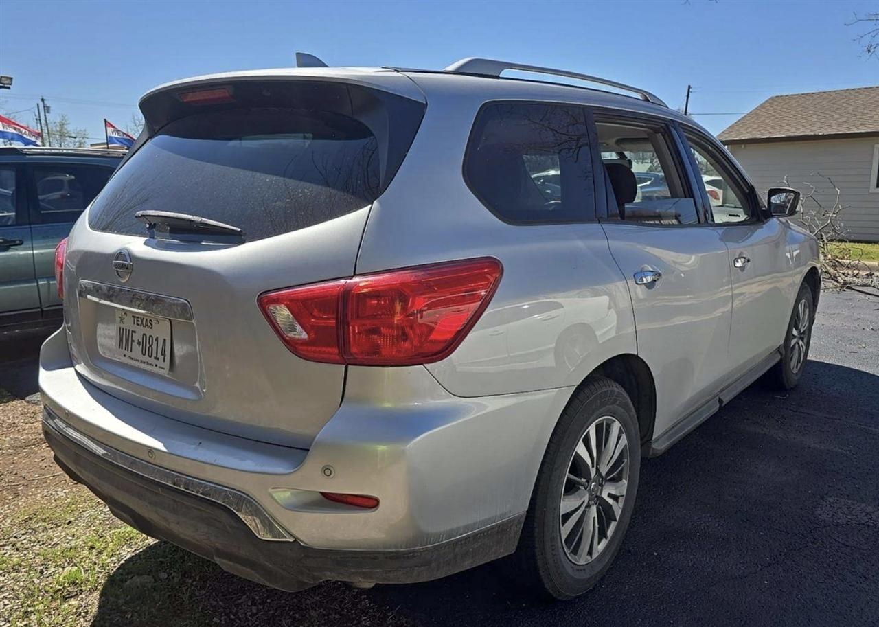 Nissan Pathfinder SV 4WD 2020